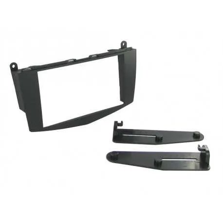 2ISO redukce pro Mercedes palcůCpalců 2007-2011 2ISO redukce pro Mercedes palcůCpalců 2007-2011