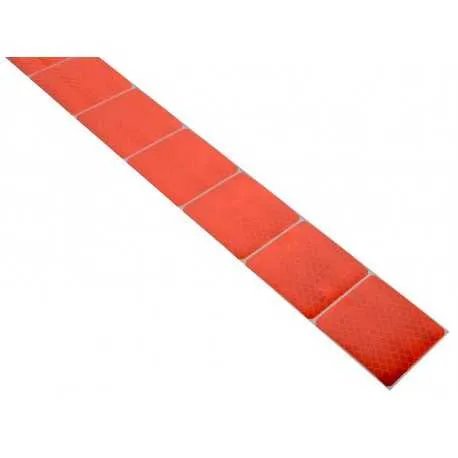Samolepící páska reflexní dělená 1m x 5cm červená Samolepící páska reflexní dělená 1m x 5cm červená